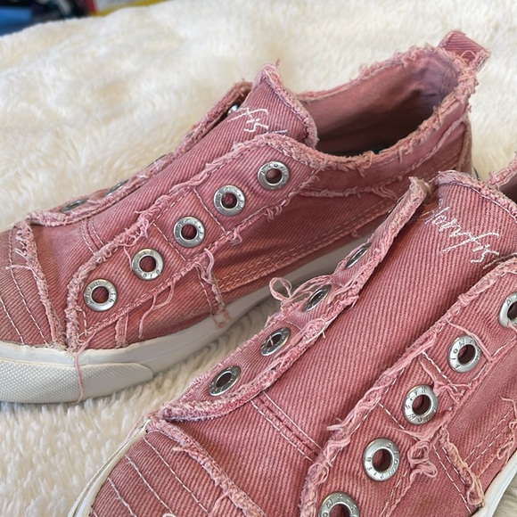 Women’s shoes - Picture 2 of 8